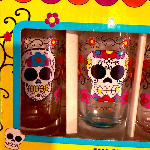 NEW IN BOX🌟Sugar Skulls Vibrant Shooter Glass Set of 4 - Picture 6 of 7